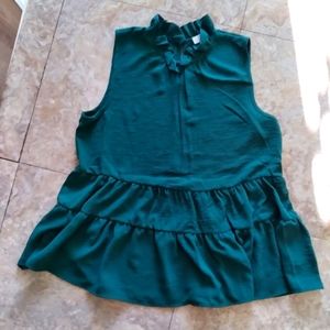 Entro Green ruffled sleeveless peplum top, size L